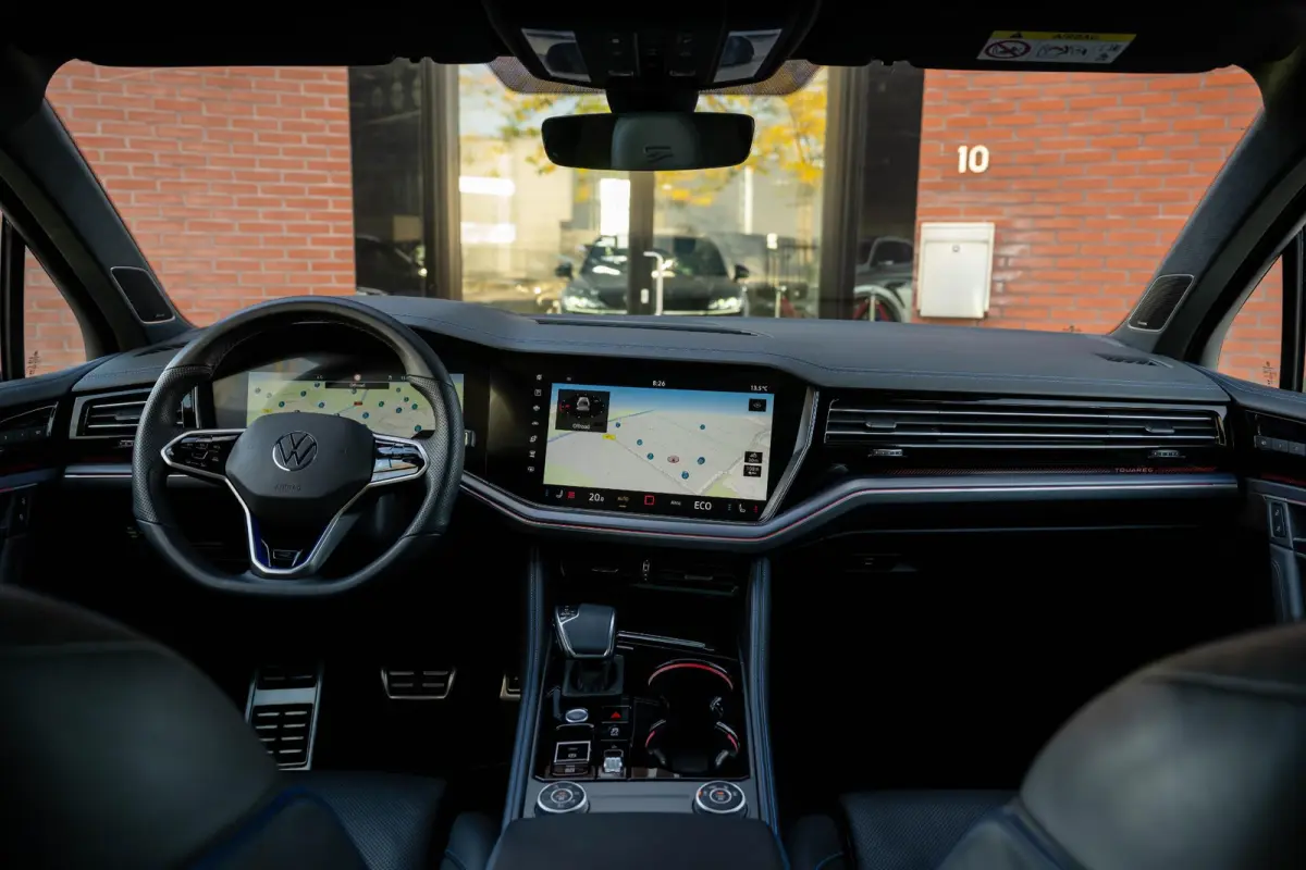 3.0 TSI eHybrid R 4M Puglia MATLAK DynAudio