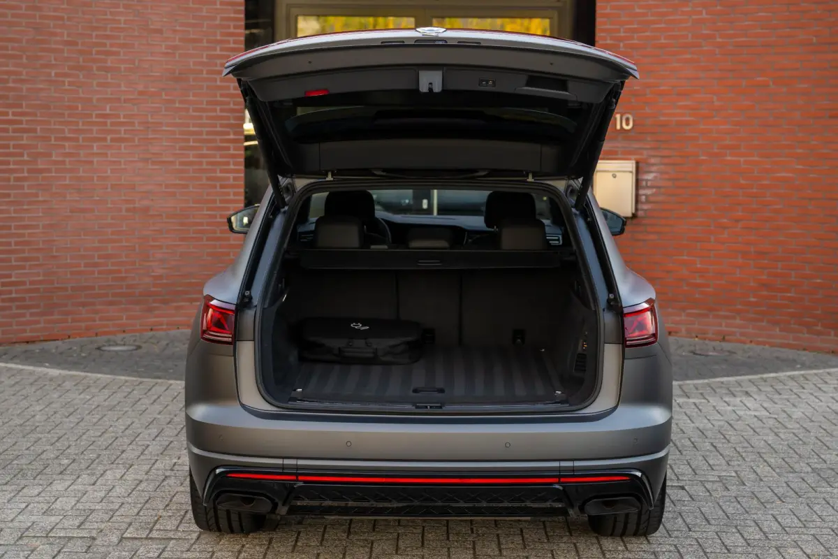 3.0 TSI eHybrid R 4M Puglia MATLAK DynAudio