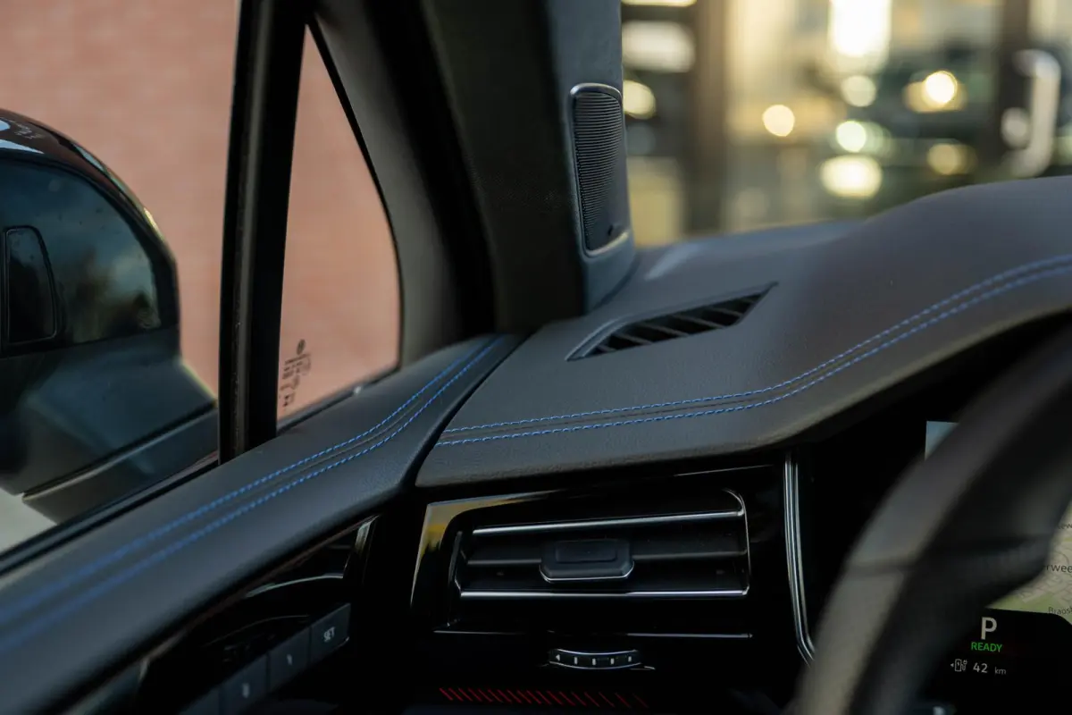 3.0 TSI eHybrid R 4M Puglia MATLAK DynAudio
