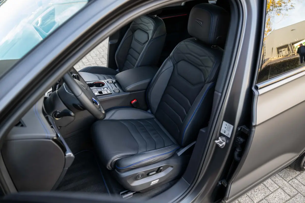 3.0 TSI eHybrid R 4M Puglia MATLAK DynAudio