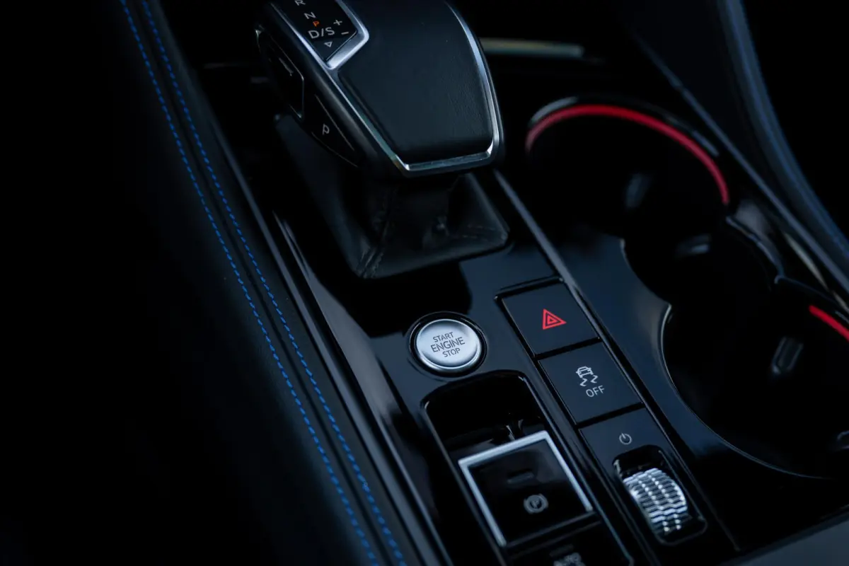 3.0 TSI eHybrid R 4M Puglia MATLAK DynAudio