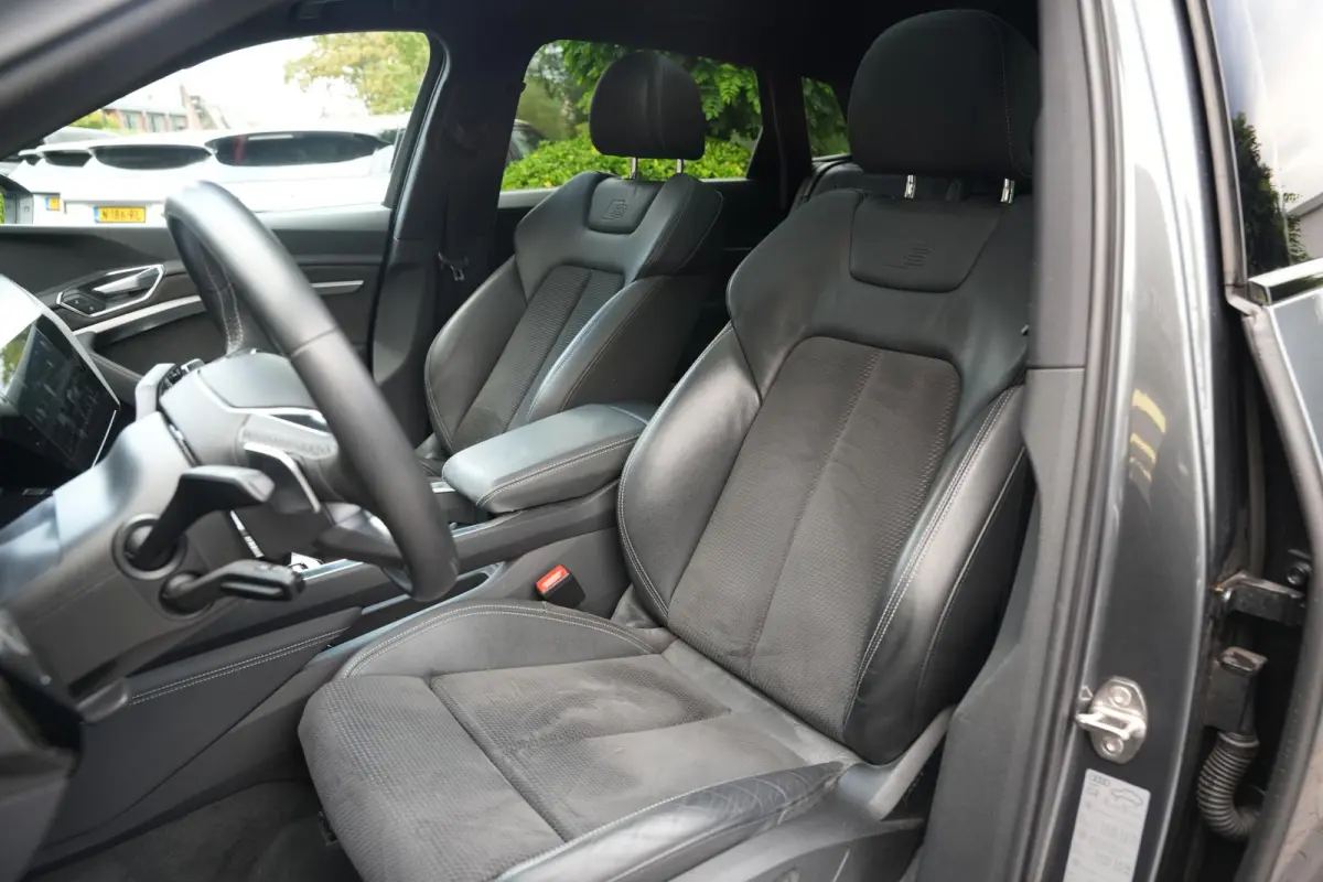 e-tron 50 quattro Launch edition Black 71 kWh