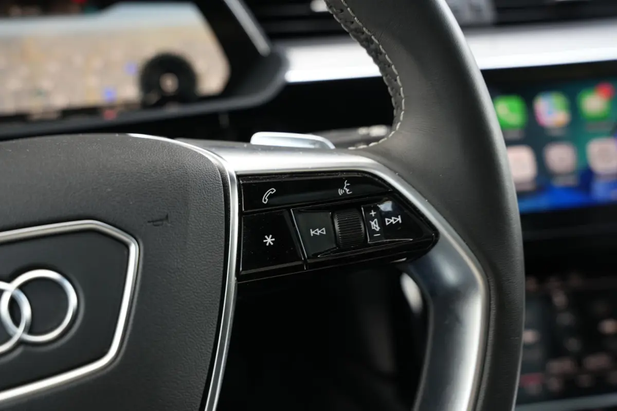 e-tron 50 quattro Launch edition Black 71 kWh