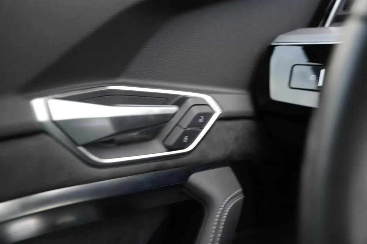 e-tron 50 quattro Launch edition Black 71 kWh