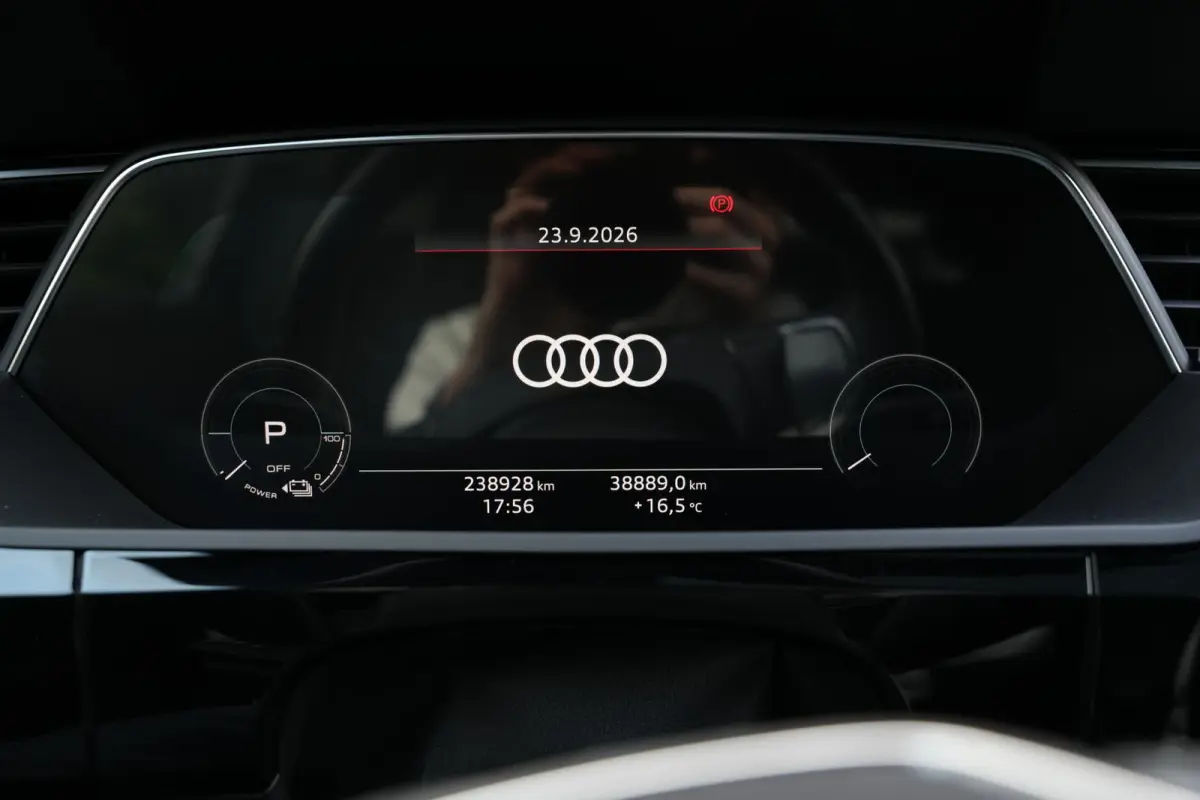 e-tron 50 quattro Launch edition Black 71 kWh