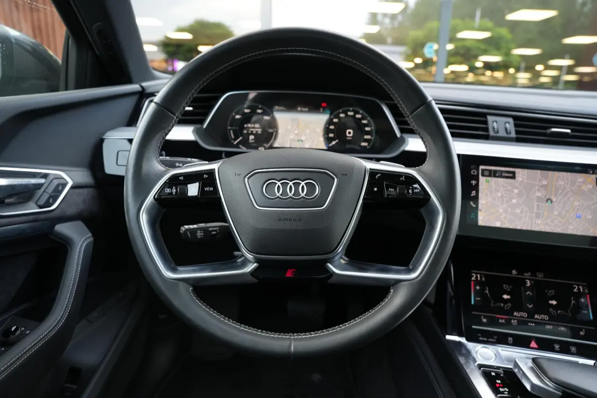e-tron 50 quattro Launch edition Black 71 kWh