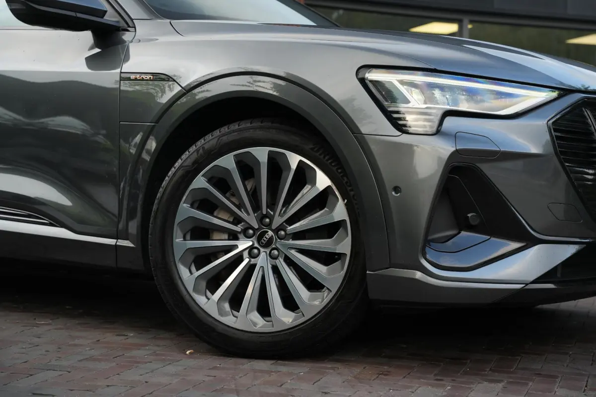 e-tron 50 quattro Launch edition Black 71 kWh