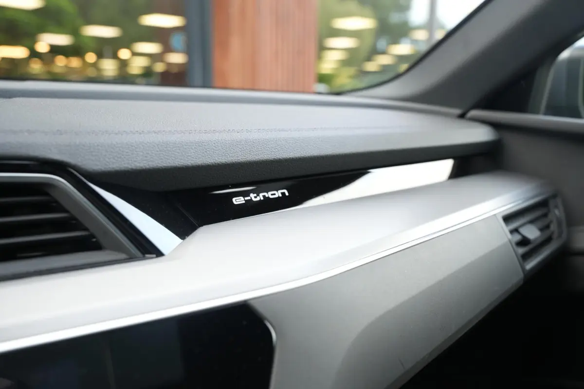 e-tron 50 quattro Launch edition Black 71 kWh