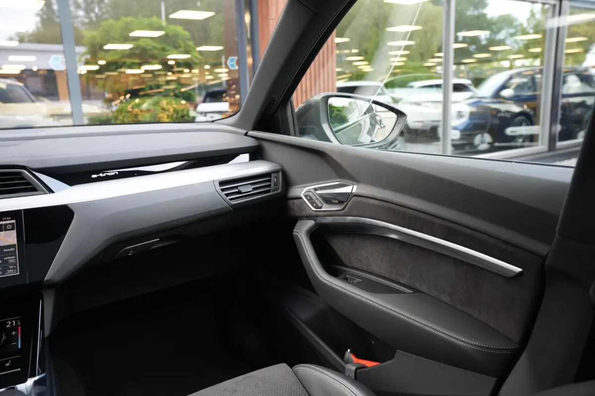 e-tron 50 quattro Launch edition Black 71 kWh