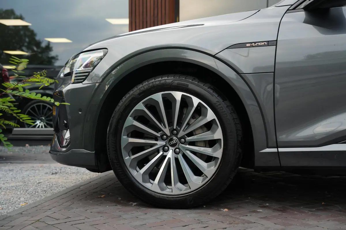 e-tron 50 quattro Launch edition Black 71 kWh