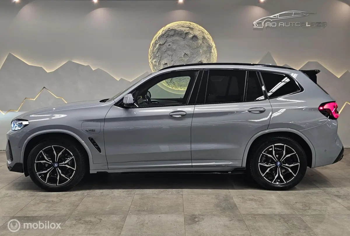 xDrive30e High Executive M Sport Panorama/Keyless/HUD/Brooklyn grey