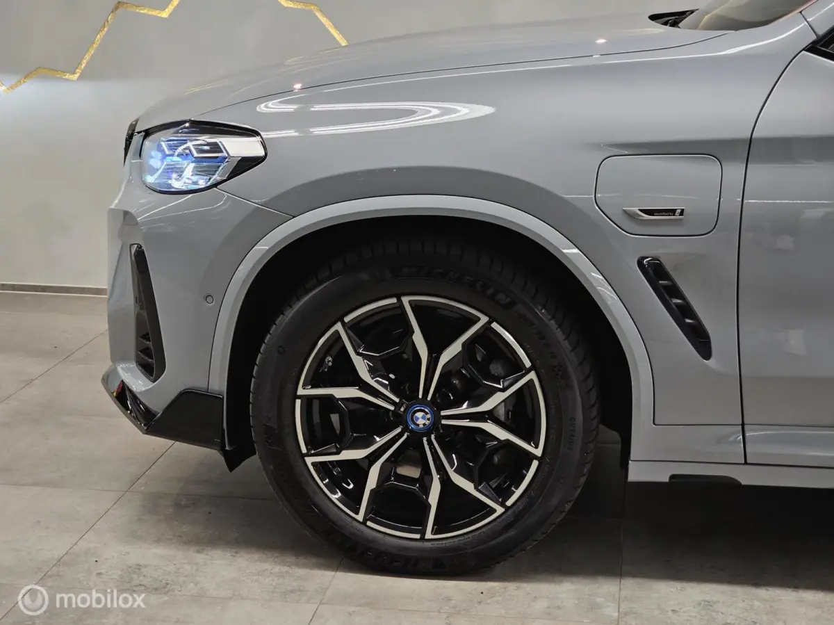 xDrive30e High Executive M Sport Panorama/Keyless/HUD/Brooklyn grey