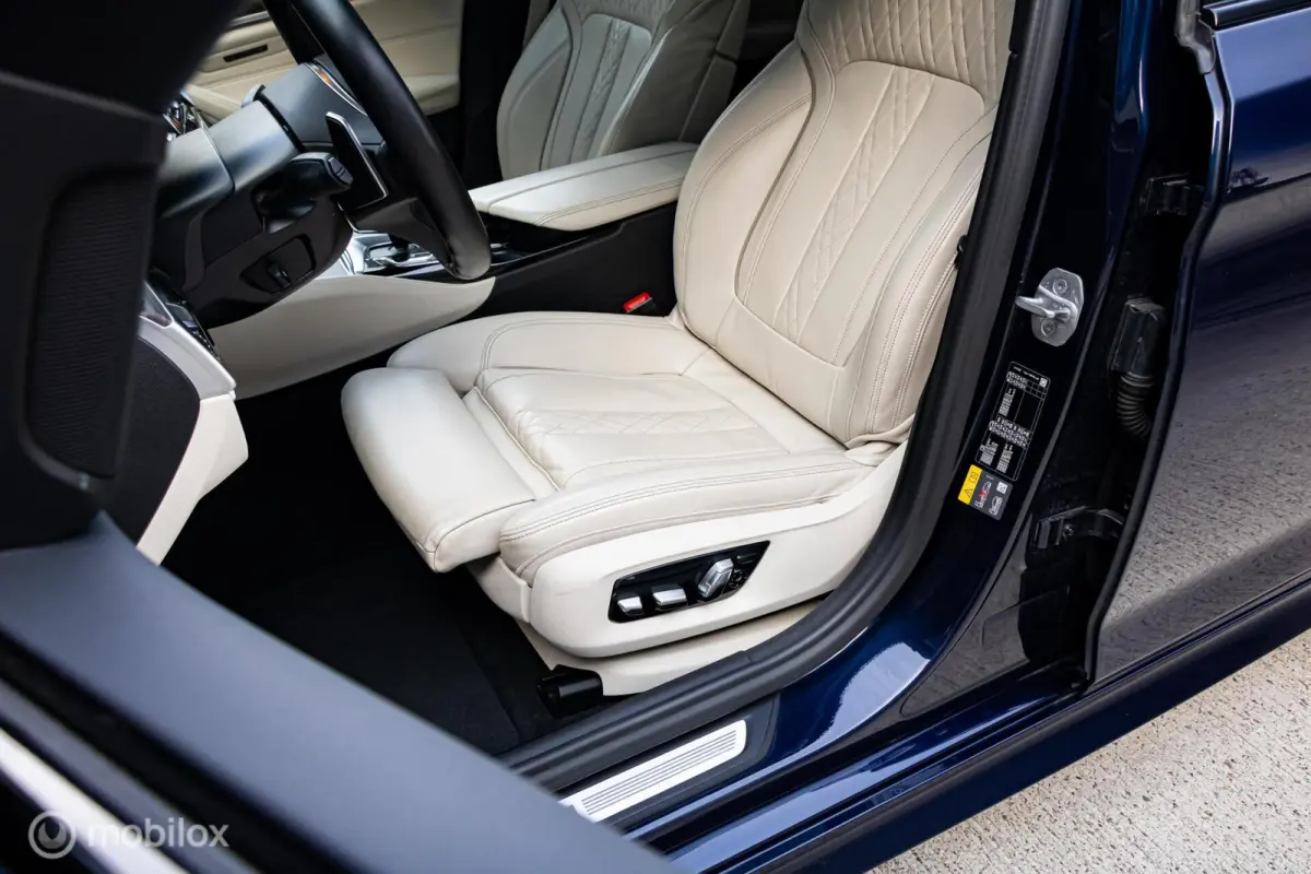 530e xDrive High Executive M-Sport Tanzanite