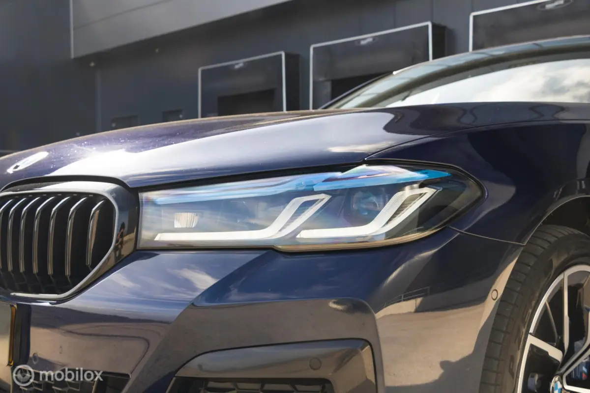 530e xDrive High Executive M-Sport Tanzanite