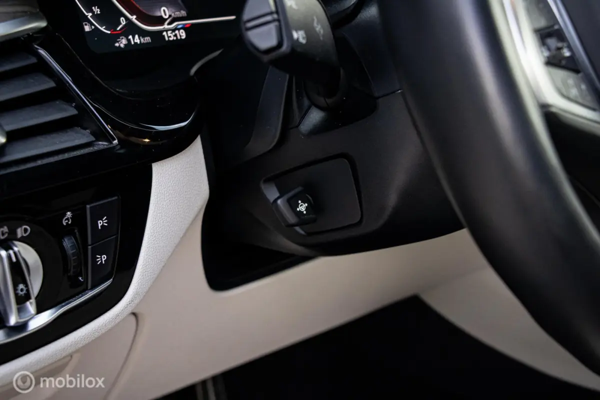 530e xDrive High Executive M-Sport Tanzanite