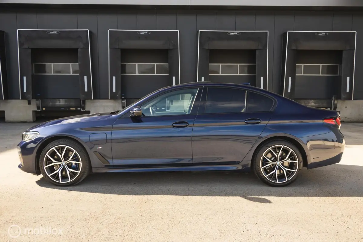 530e xDrive High Executive M-Sport Tanzanite