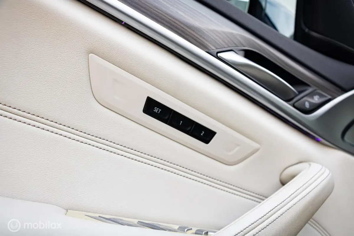 530e xDrive High Executive M-Sport Tanzanite