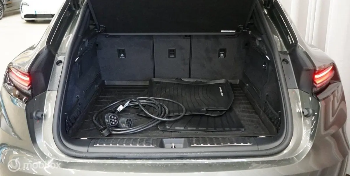 4 S 100 kWh, luchtv, 4WS, pano, trekhaak