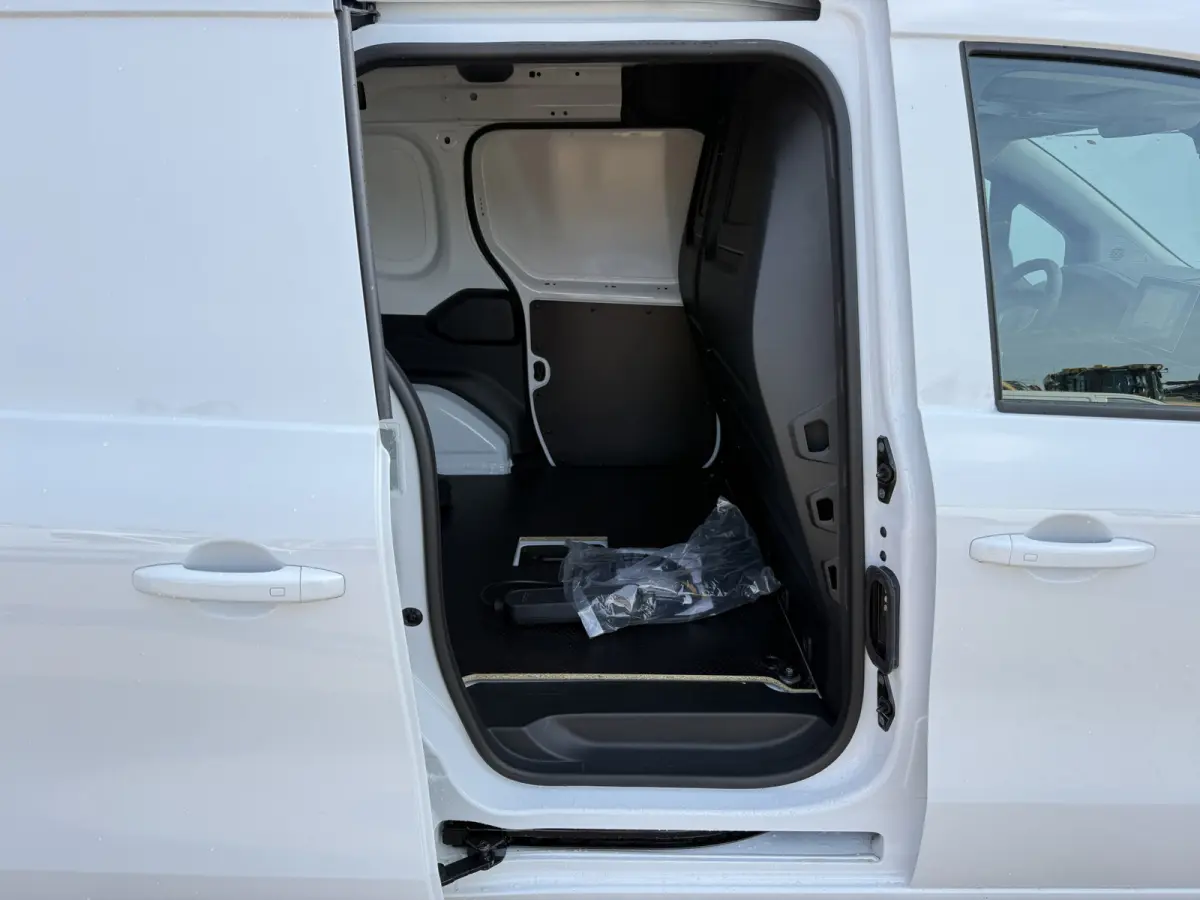 45kWh 122PK Nieuw! Elektrisch 300km WLTP Dubbele Schuifdeur LED Airco Carplay Cruise Control Camera Parkeersensoren v+a