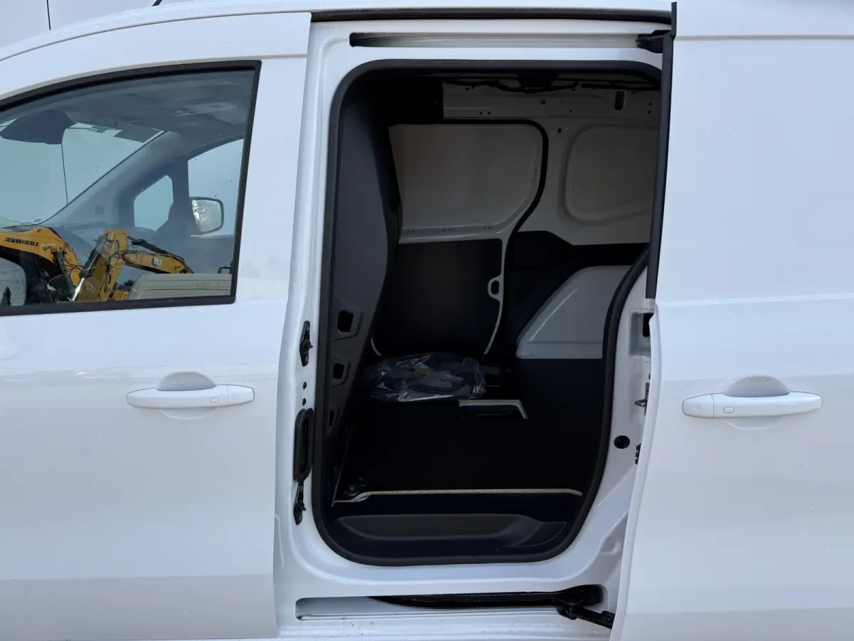 45kWh 122PK Nieuw! Elektrisch 300km WLTP Dubbele Schuifdeur LED Airco Carplay Cruise Control Camera Parkeersensoren v+a
