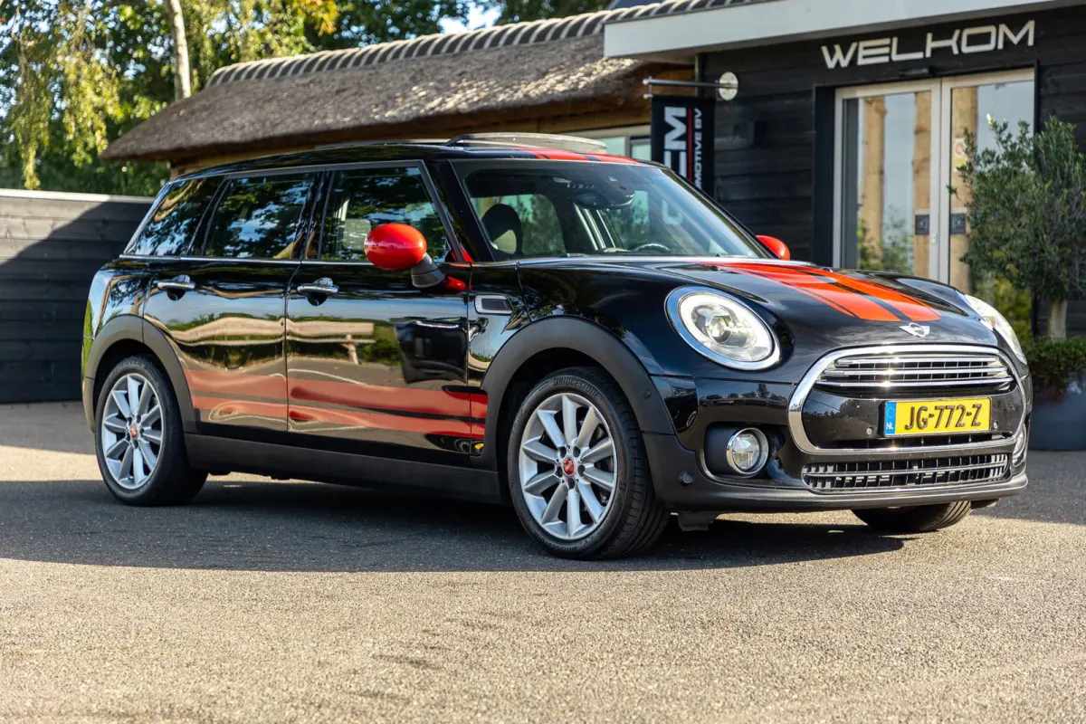 1.5 Cooper Chili Serious Business Panoramadak I Leder Alcantara I Sportstoelen I Navigatie I Stoelverwarming I NAP