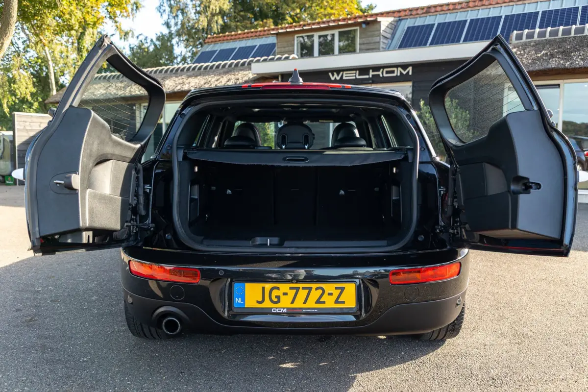 1.5 Cooper Chili Serious Business Panoramadak I Leder Alcantara I Sportstoelen I Navigatie I Stoelverwarming I NAP
