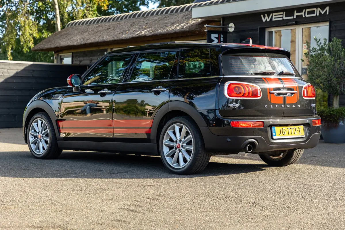 1.5 Cooper Chili Serious Business Panoramadak I Leder Alcantara I Sportstoelen I Navigatie I Stoelverwarming I NAP