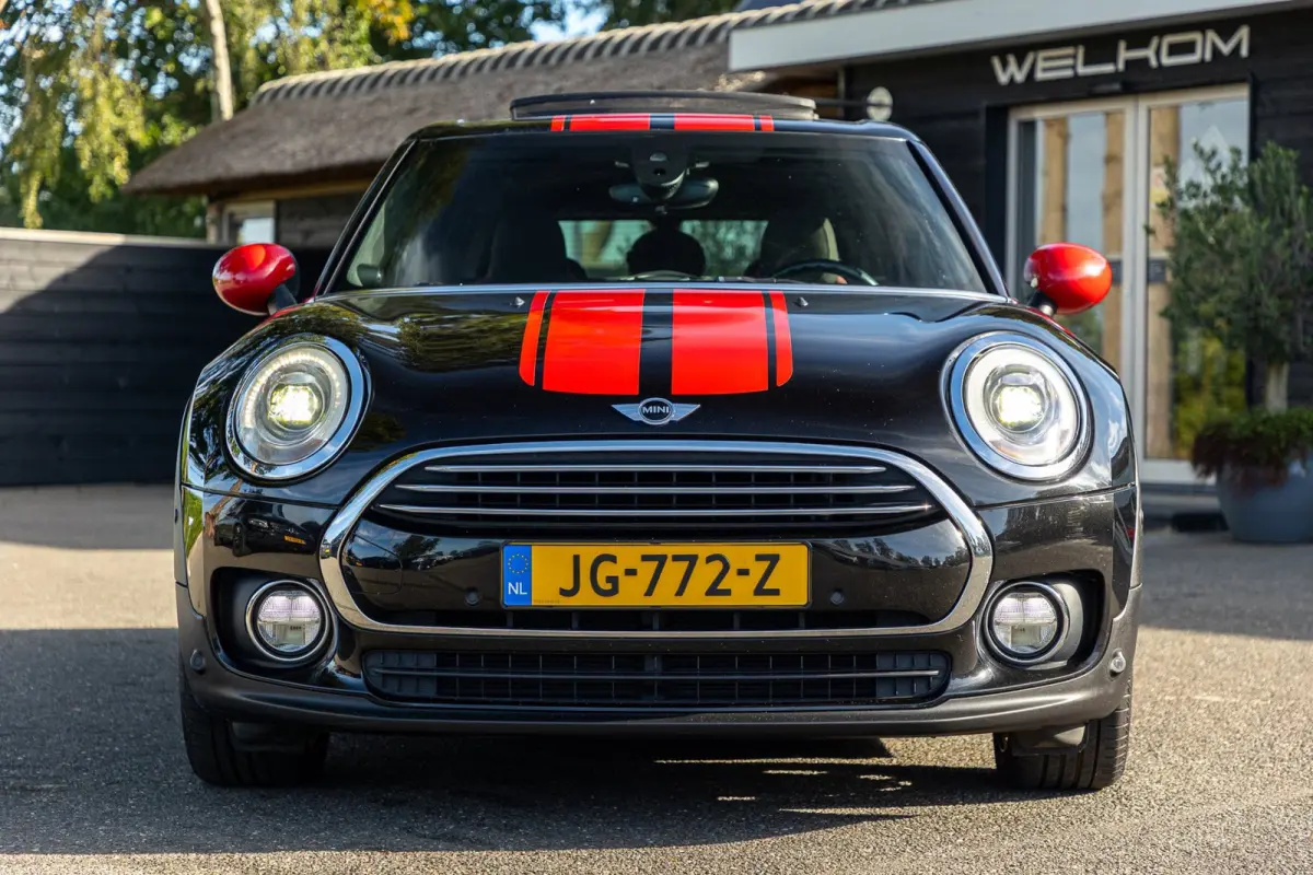 1.5 Cooper Chili Serious Business Panoramadak I Leder Alcantara I Sportstoelen I Navigatie I Stoelverwarming I NAP