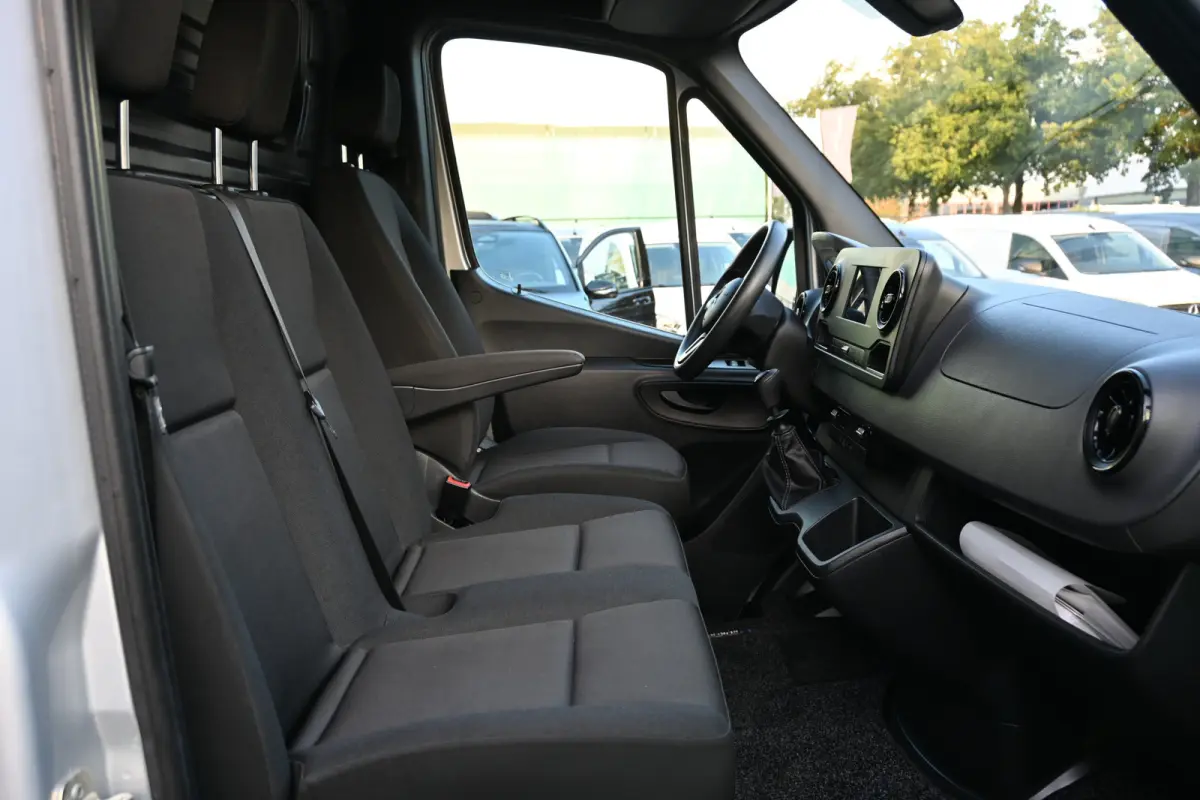 317 CDI L3H2 Camera, Apple Carplay/Android Auto