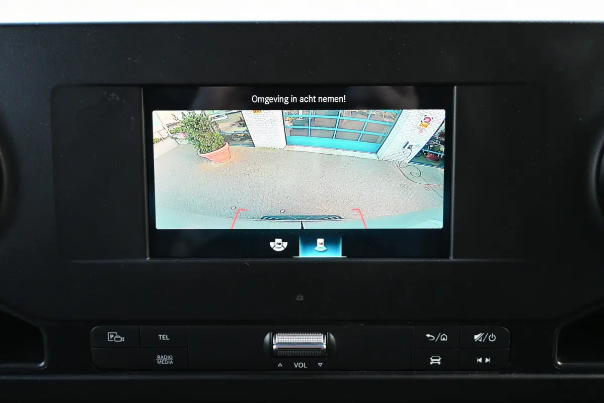 317 CDI L3H2 Camera, Apple Carplay/Android Auto