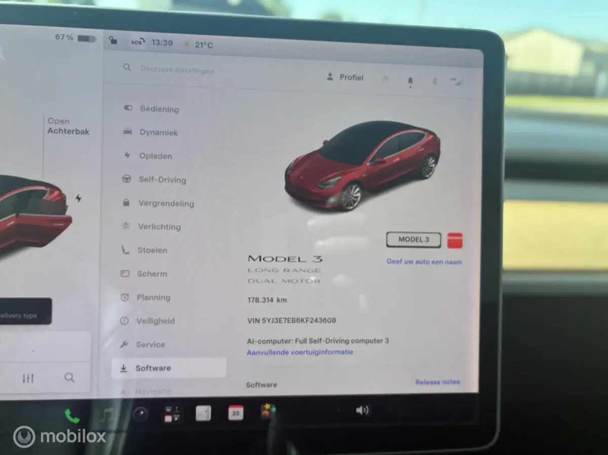 Long Range AWD 75 kWh | Trekhaak | 19" | Rood | SOH 80,5%