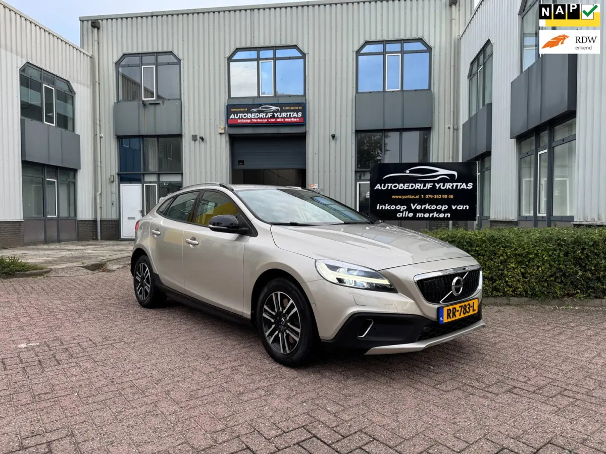 Volvo V40 Cross Country 2018 Benzine Automatisch leasen