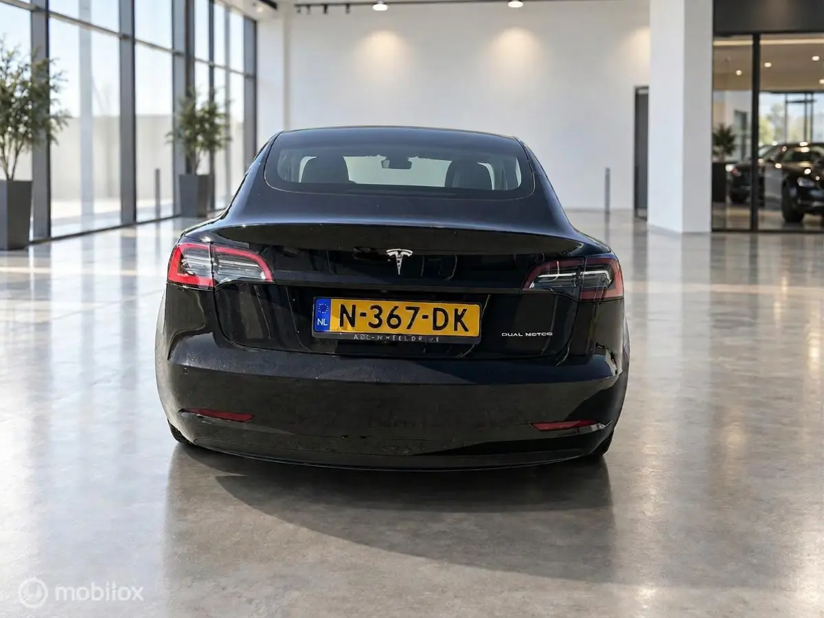 Long Range AWD 75 kWh | Warmtepomp | SOH 90,8% | 351 pk | Zwart