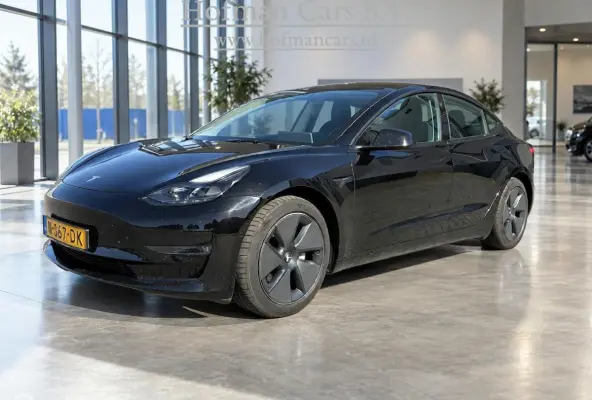 Long Range AWD 75 kWh | Warmtepomp | SOH 90,8% | 351 pk | Zwart