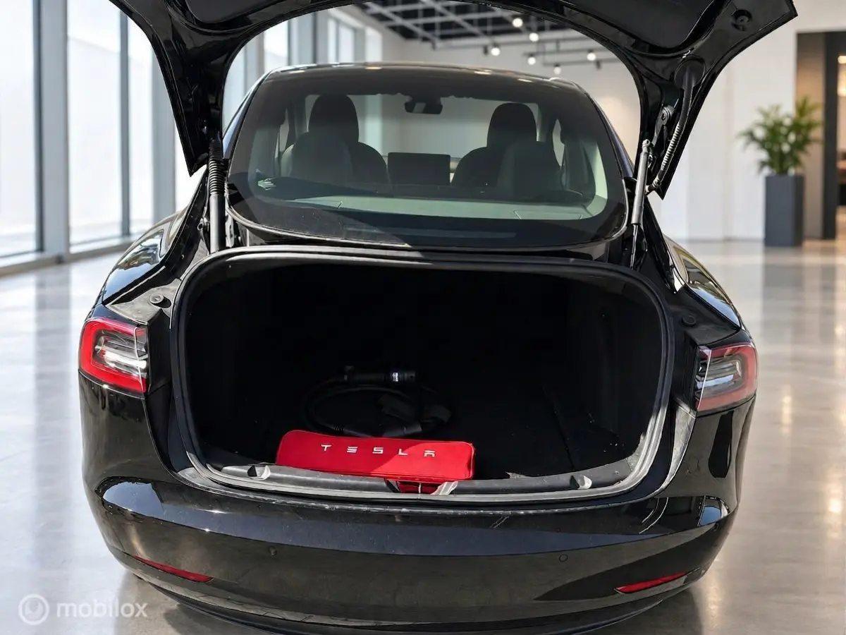 Long Range AWD 75 kWh | Warmtepomp | SOH 90,8% | 351 pk | Zwart
