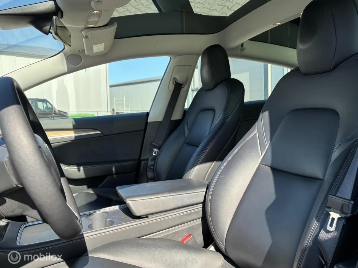 Long Range AWD 75 kWh | Warmtepomp | SOH 90,8% | 351 pk | Zwart