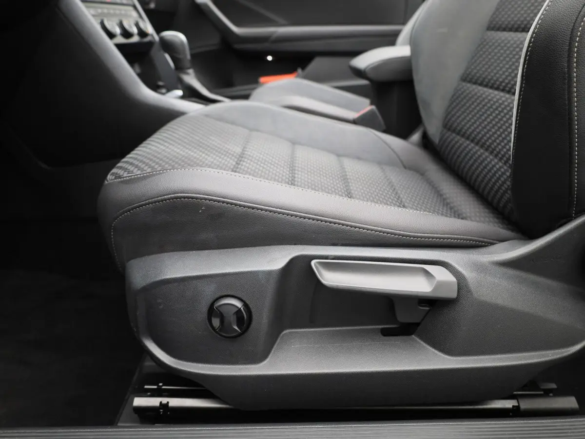 1.5 TSI R-Line | 150 PK | Automaat | Adaptieve Cruise Control | Parkeercamera | Stoelverwarming | Navigatie |