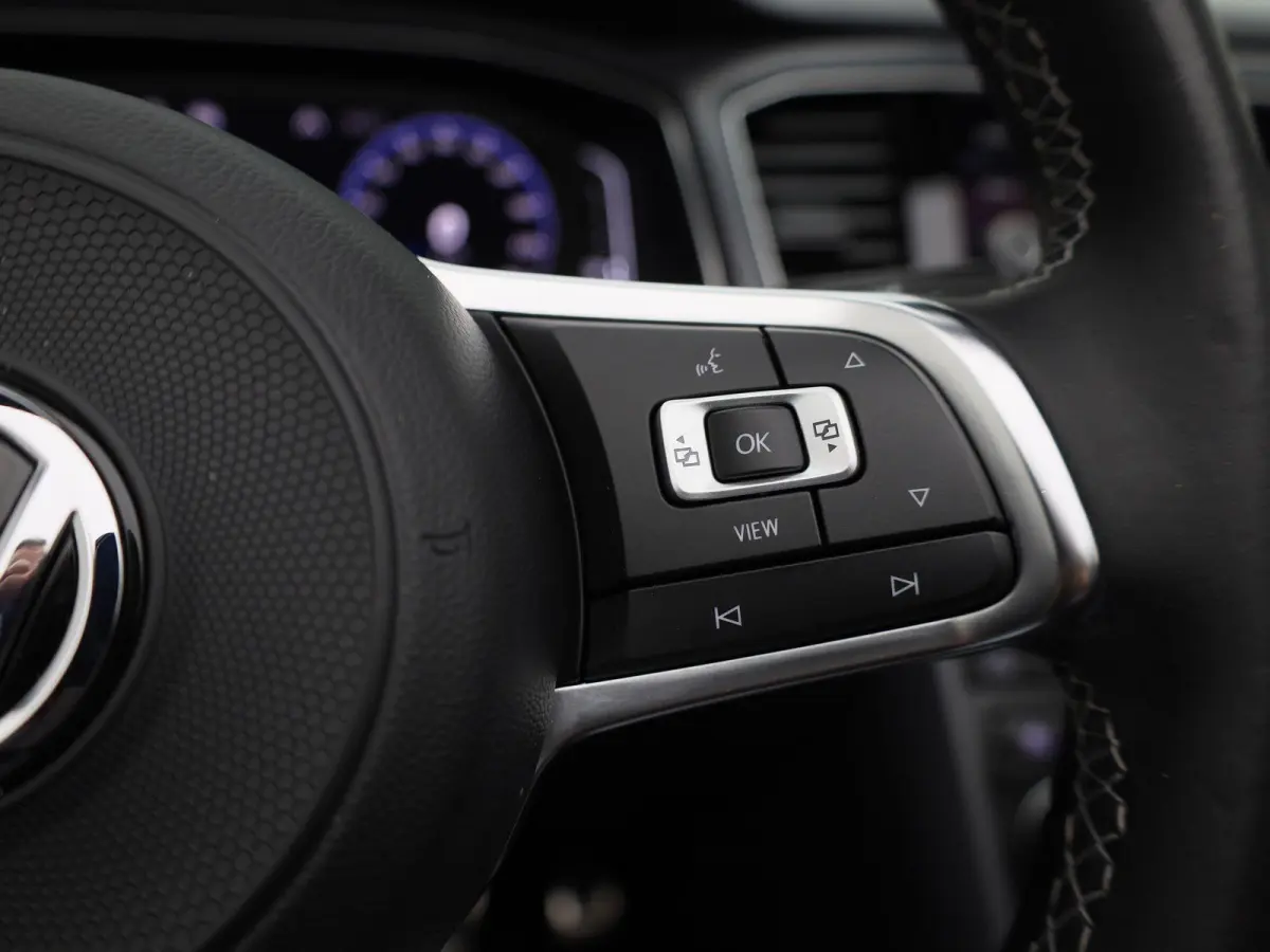 1.5 TSI R-Line | 150 PK | Automaat | Adaptieve Cruise Control | Parkeercamera | Stoelverwarming | Navigatie |