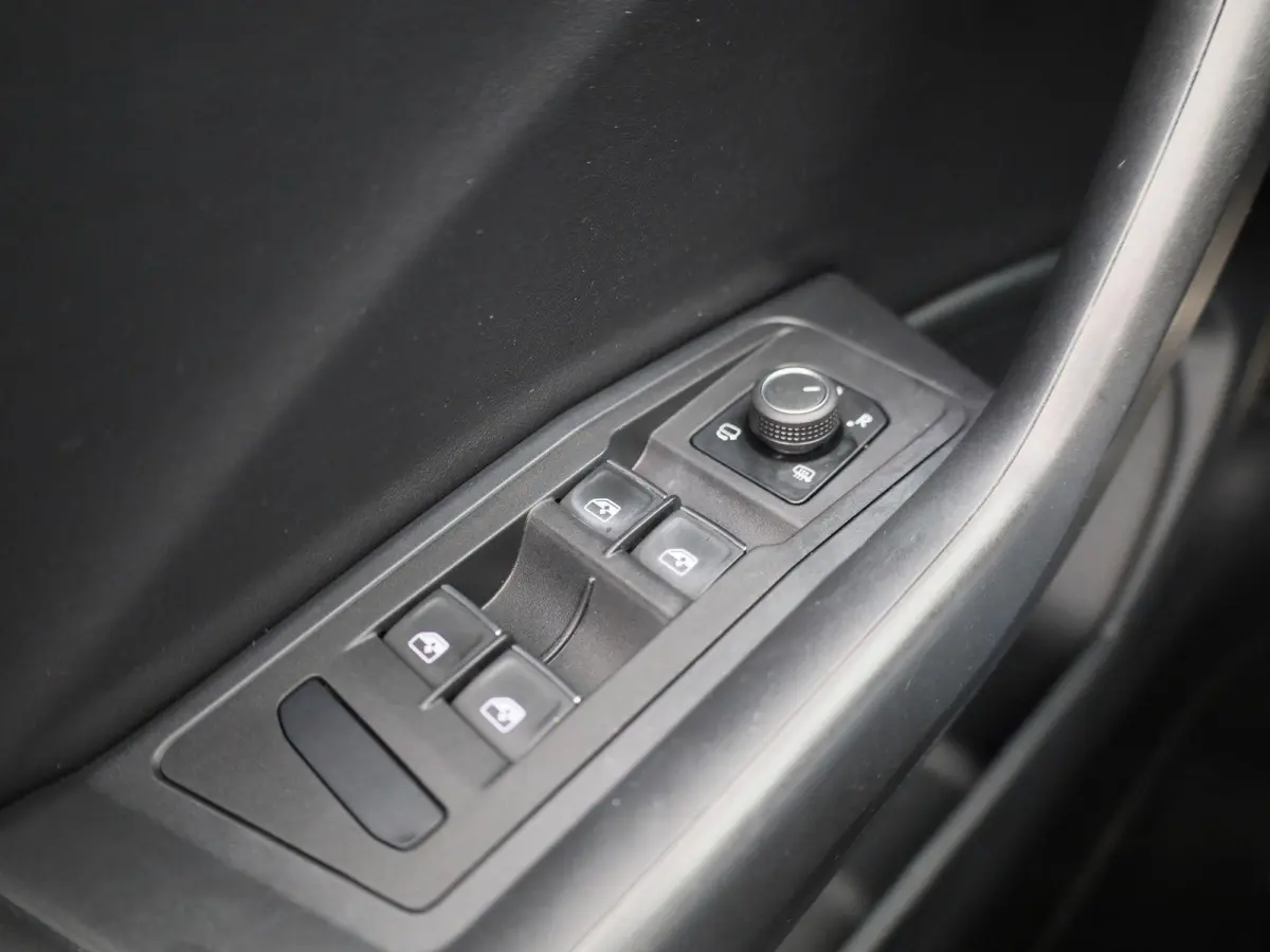 1.5 TSI R-Line | 150 PK | Automaat | Adaptieve Cruise Control | Parkeercamera | Stoelverwarming | Navigatie |