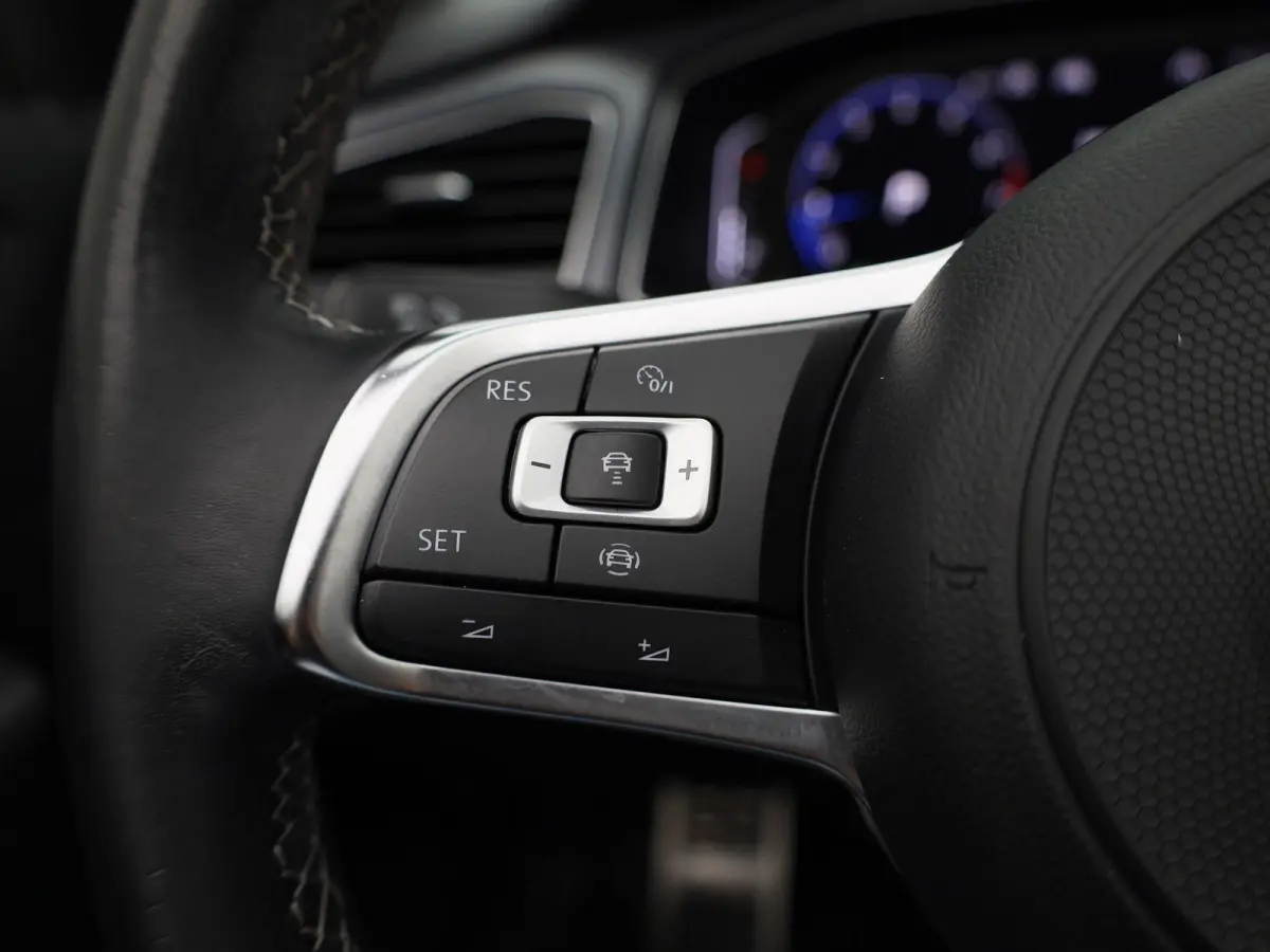 1.5 TSI R-Line | 150 PK | Automaat | Adaptieve Cruise Control | Parkeercamera | Stoelverwarming | Navigatie |