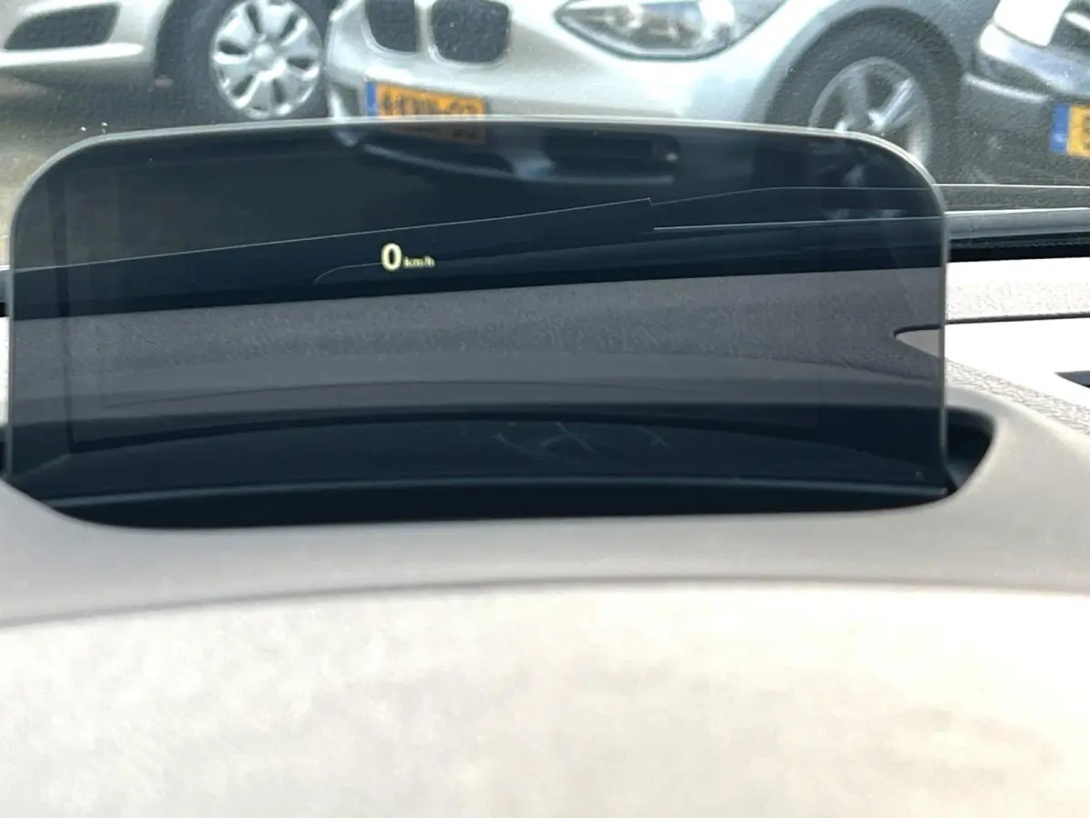 225xe iPerformance eDrive Edition leder_Led_Headsup