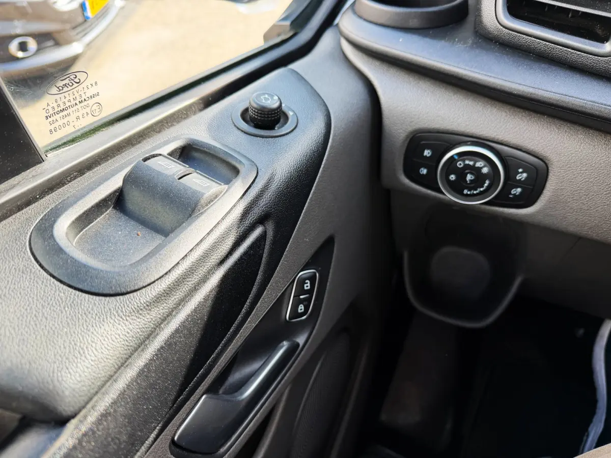 320 2.0 TDCI L2H2 Trend automaat_Carplay_Clima_Cruise