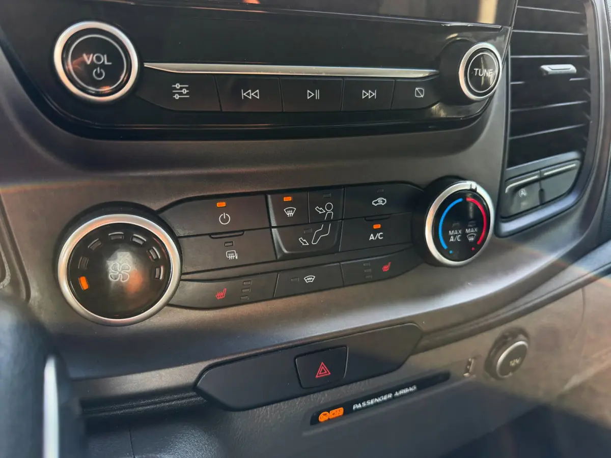 320 2.0 TDCI L2H2 Trend automaat_Carplay_Clima_Cruise