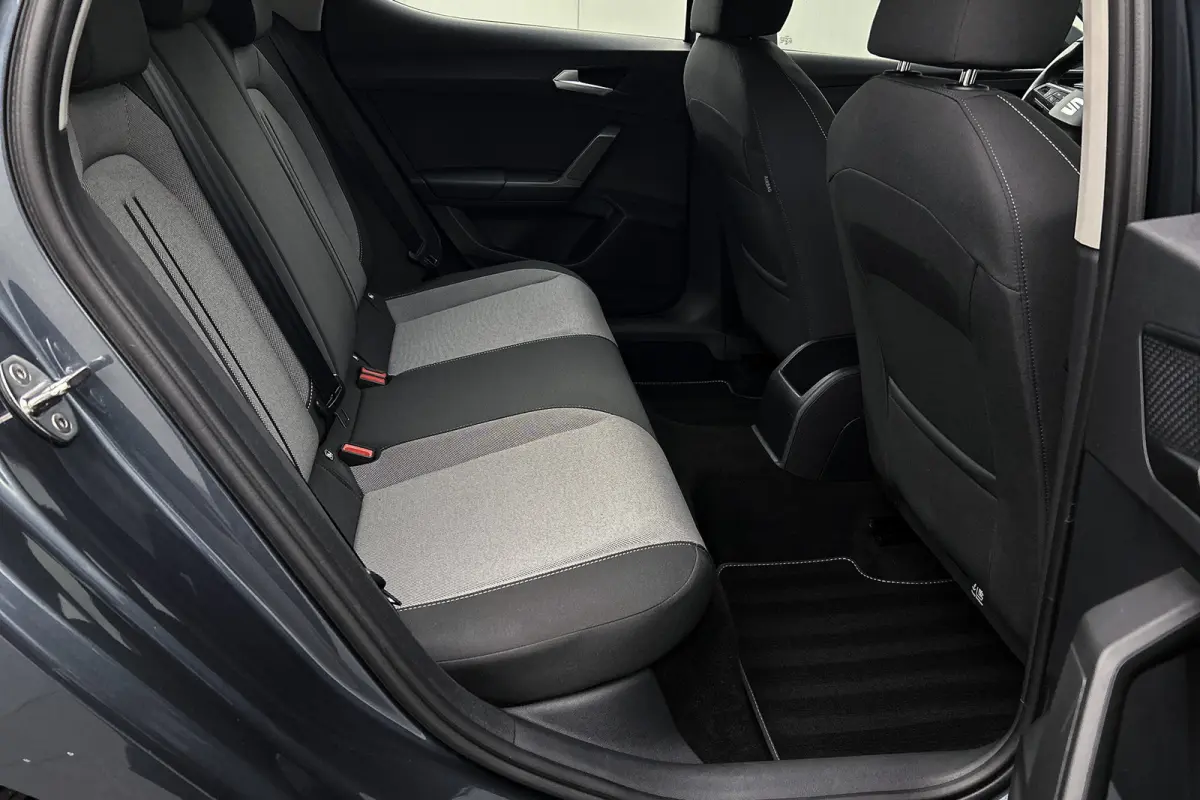 1.0 TSI Style | LED koplampen | Parkeersensoren | Lichtmetalen velgen