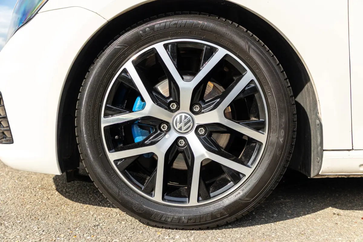 2.0 TDI L1H1 Trekhaak I 17 Inch I Verlaagd I Kasteninrichting I Airco I Cruise I CarPlay I NAP