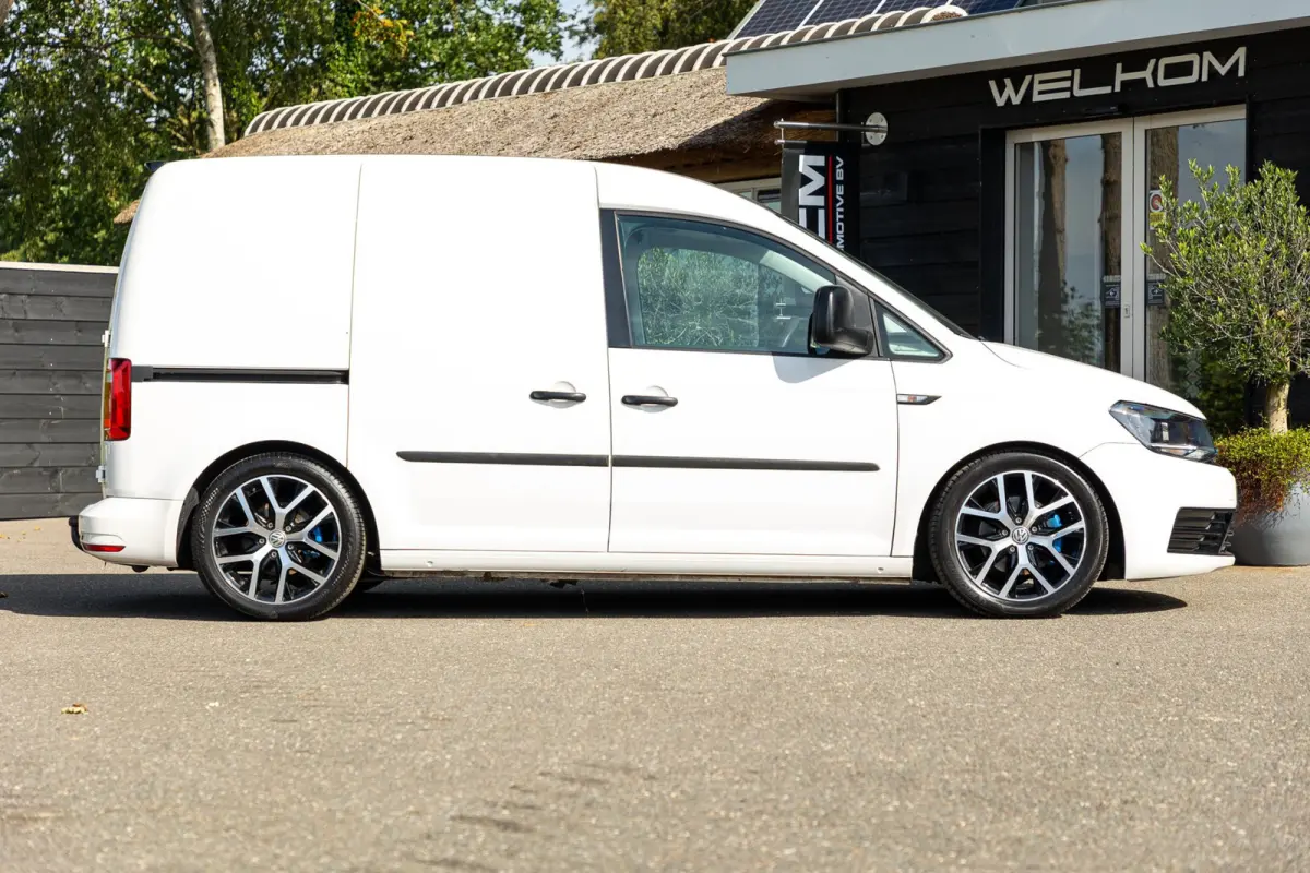 2.0 TDI L1H1 Trekhaak I 17 Inch I Verlaagd I Kasteninrichting I Airco I Cruise I CarPlay I NAP