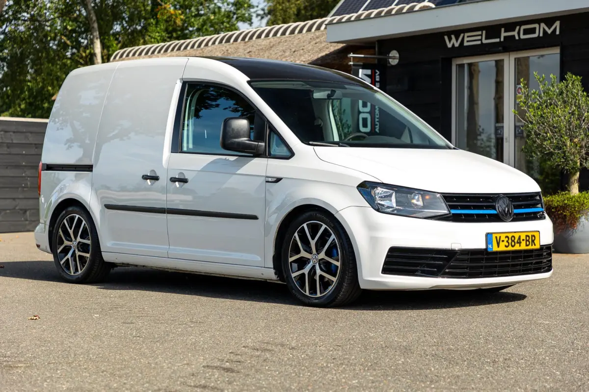 2.0 TDI L1H1 Trekhaak I 17 Inch I Verlaagd I Kasteninrichting I Airco I Cruise I CarPlay I NAP