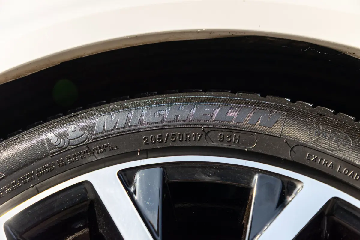 2.0 TDI L1H1 Trekhaak I 17 Inch I Verlaagd I Kasteninrichting I Airco I Cruise I CarPlay I NAP