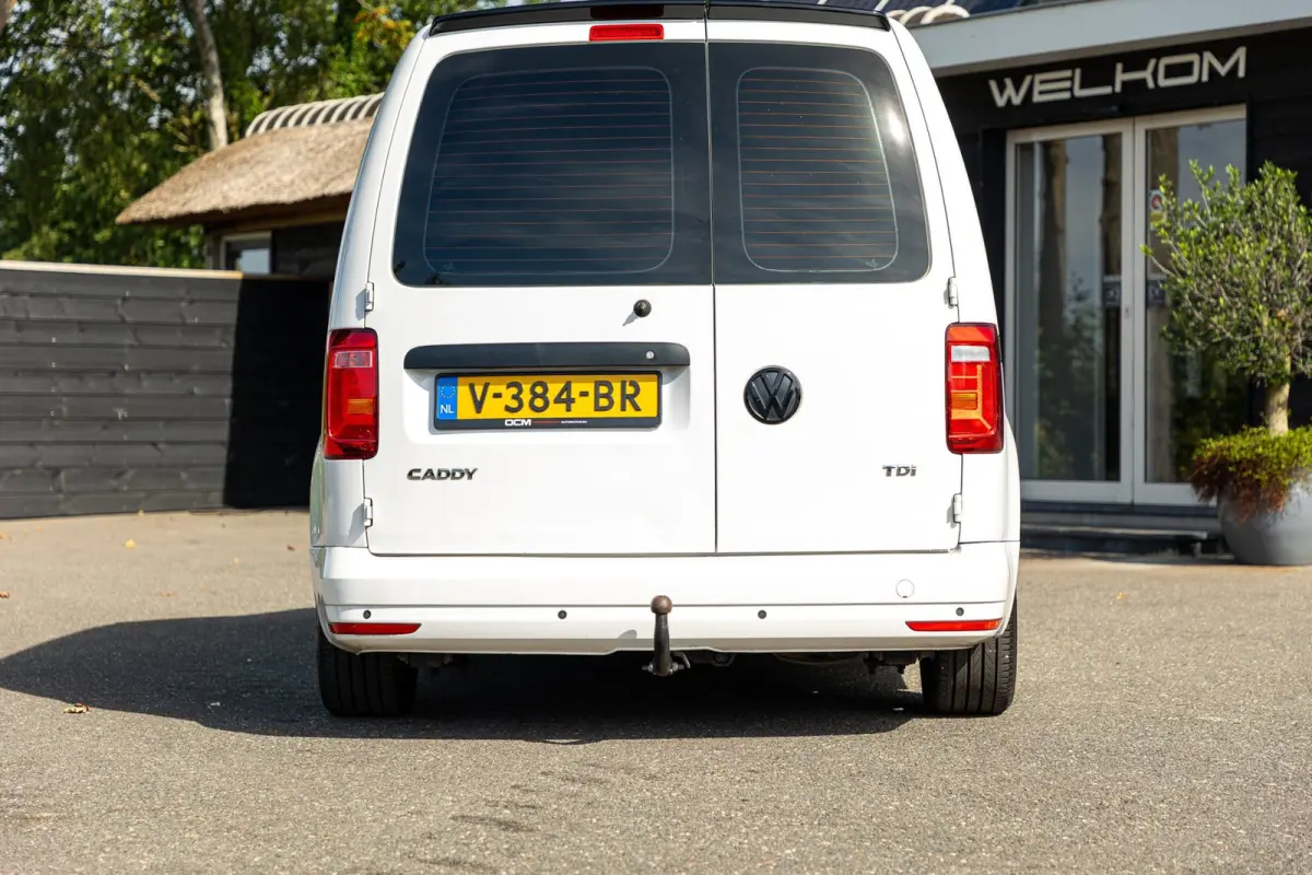 2.0 TDI L1H1 Trekhaak I 17 Inch I Verlaagd I Kasteninrichting I Airco I Cruise I CarPlay I NAP