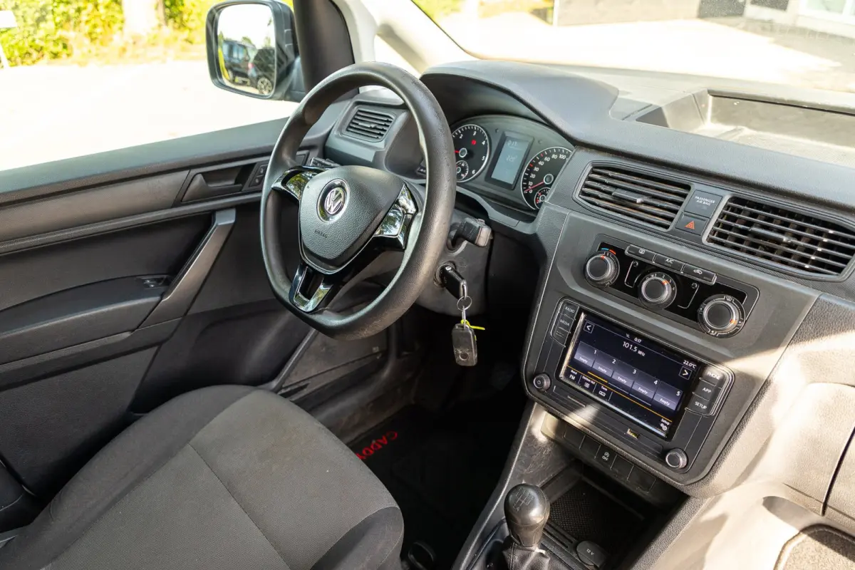 2.0 TDI L1H1 Trekhaak I 17 Inch I Verlaagd I Kasteninrichting I Airco I Cruise I CarPlay I NAP